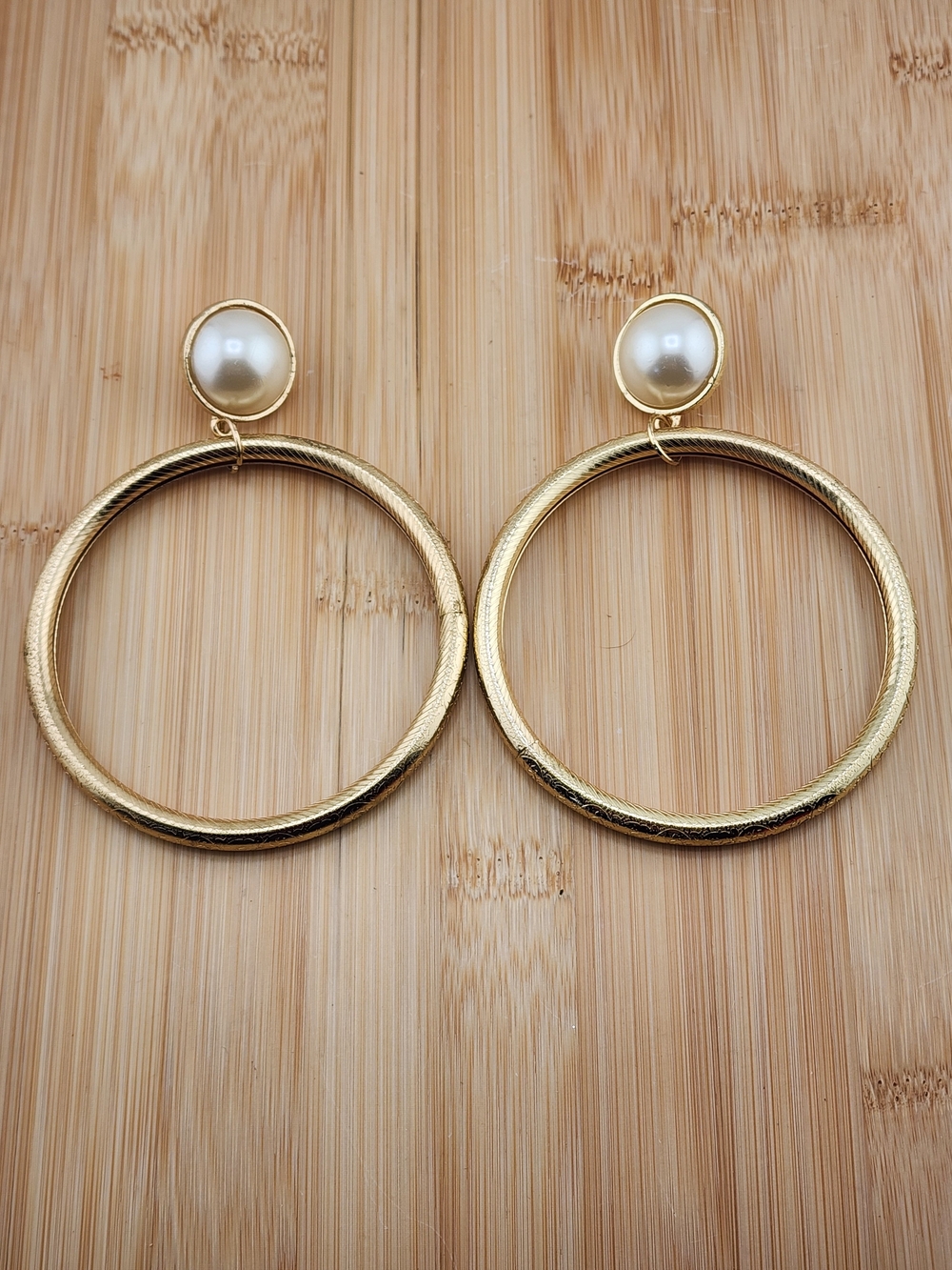 Gold Tone  Hoop Earrings with Pearl Studs 0636